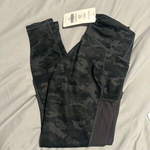 On-the-go legging